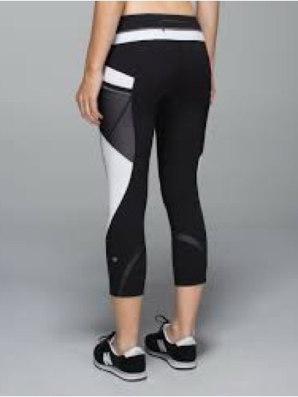 Lululemon Run: Inspire Crop II *All Full-On Luxtreme Black / White Size 6
